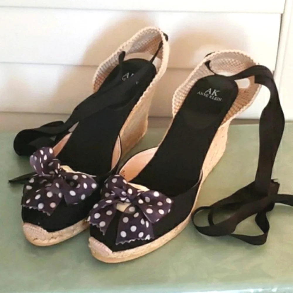 Anne Klein Aubrey Wedge Espadrilles NWT Size 9